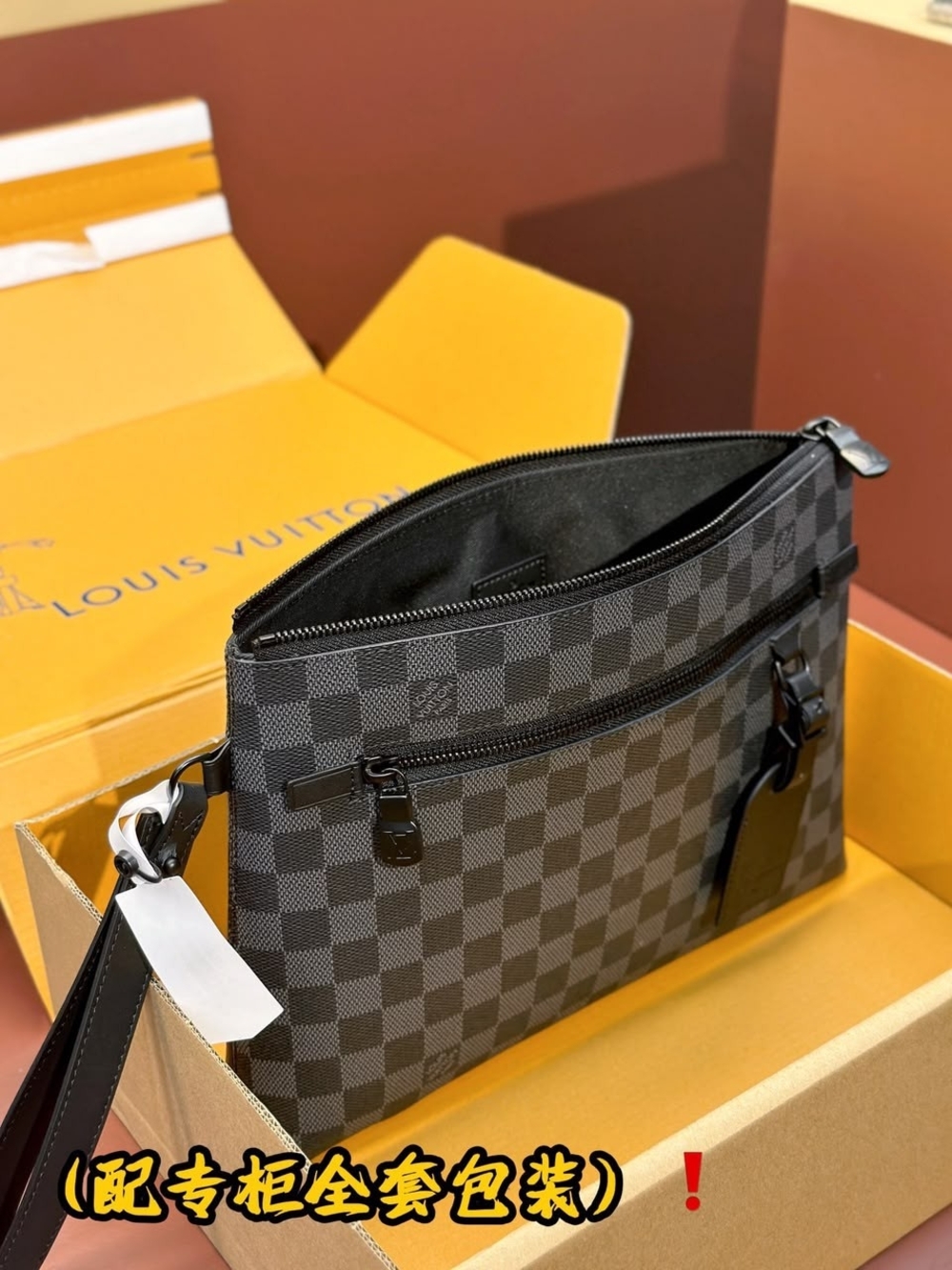 Louis Vuitton Black and Gray Damier Graphite Messenger Bag